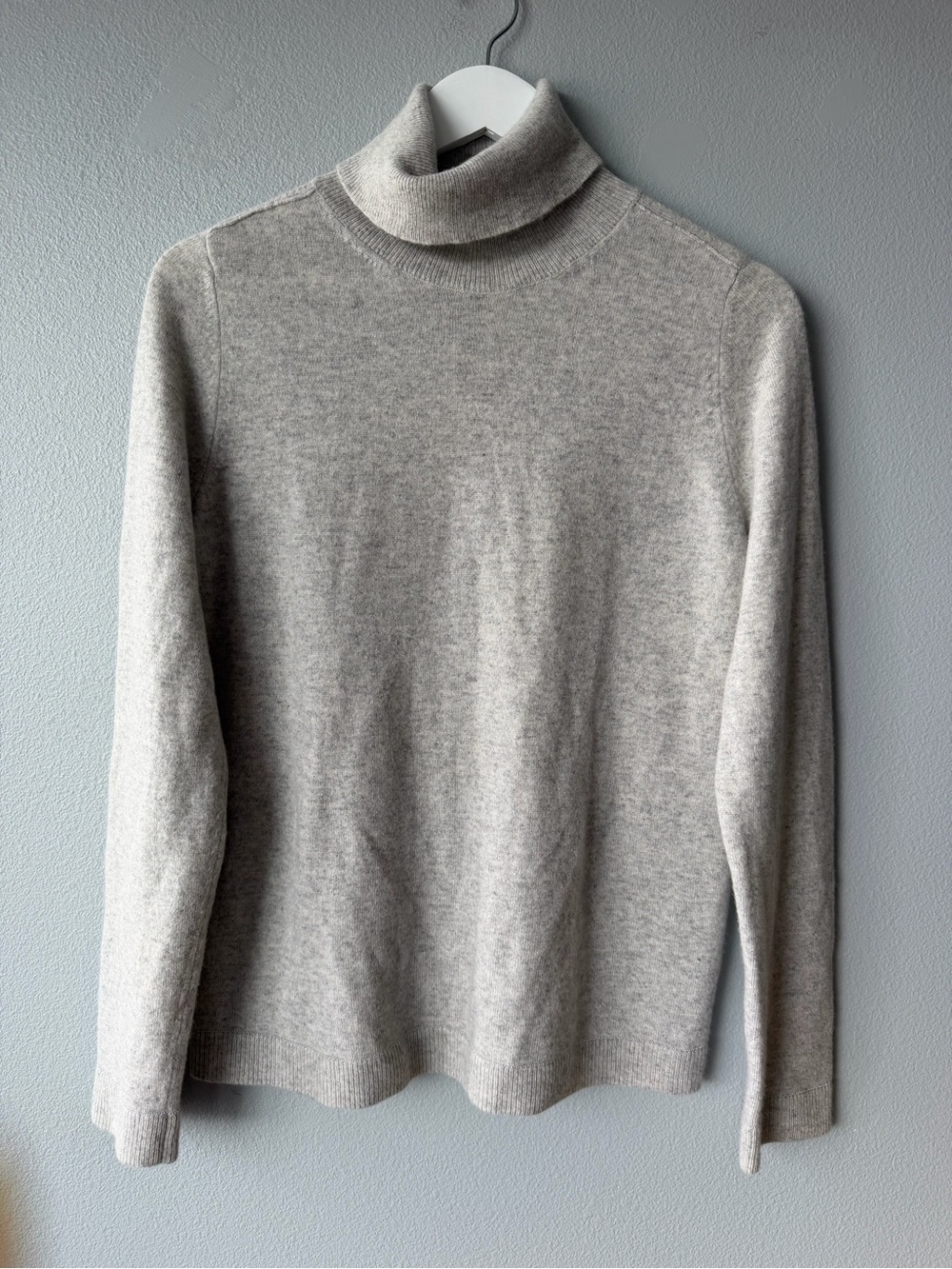 Lafayette 148 light grey 100% cashmere long sleeve turtleneck sweater Women’s L